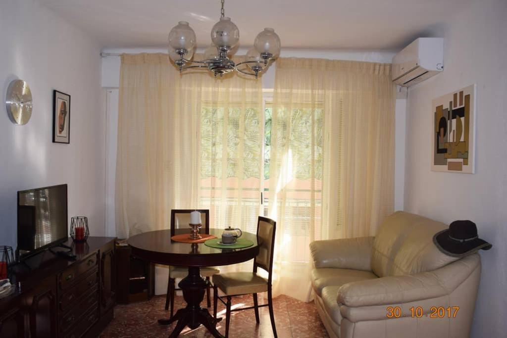 Apartamento En El Centro De Аліканте Екстер'єр фото